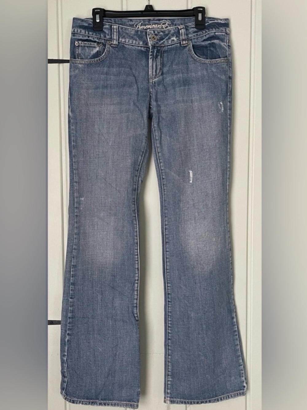 American Eagle Outfitters Medium Wash Flare Jeans size 6L